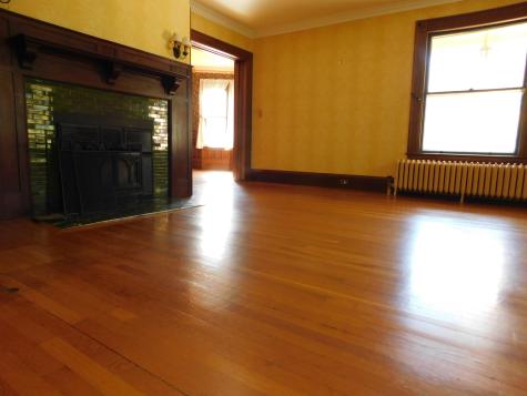 18 Monroe Street Auburn ME 04210