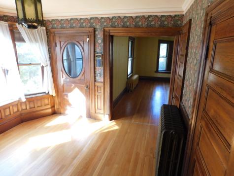 18 Monroe Street Auburn ME 04210