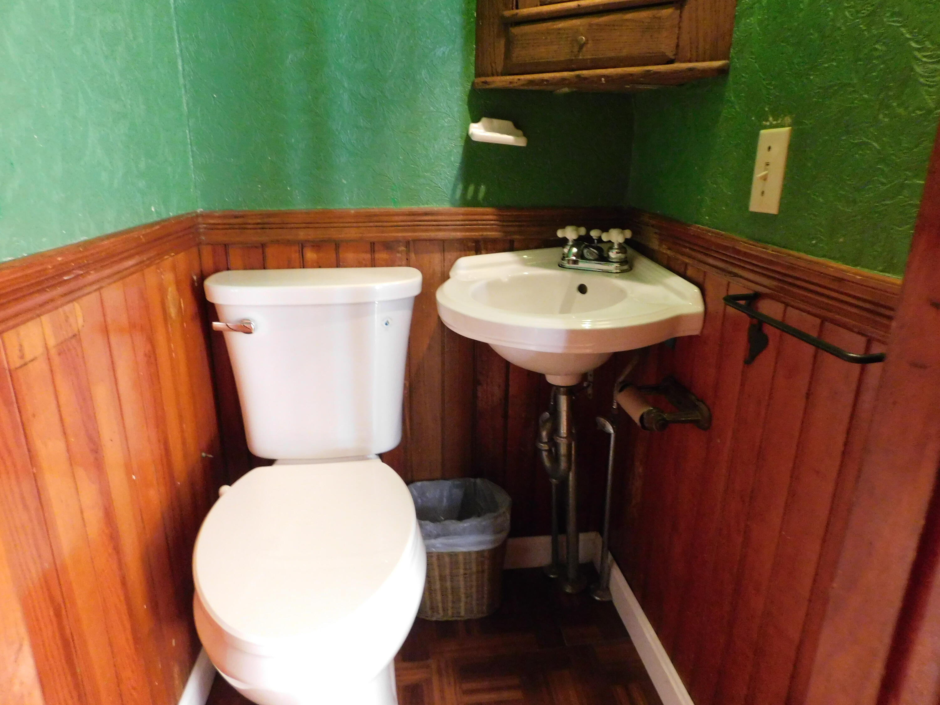 18 Monroe Street Auburn ME 04210