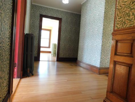 18 Monroe Street Auburn ME 04210