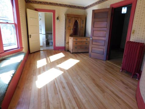 18 Monroe Street Auburn ME 04210