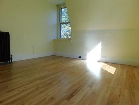 18 Monroe Street Auburn ME 04210