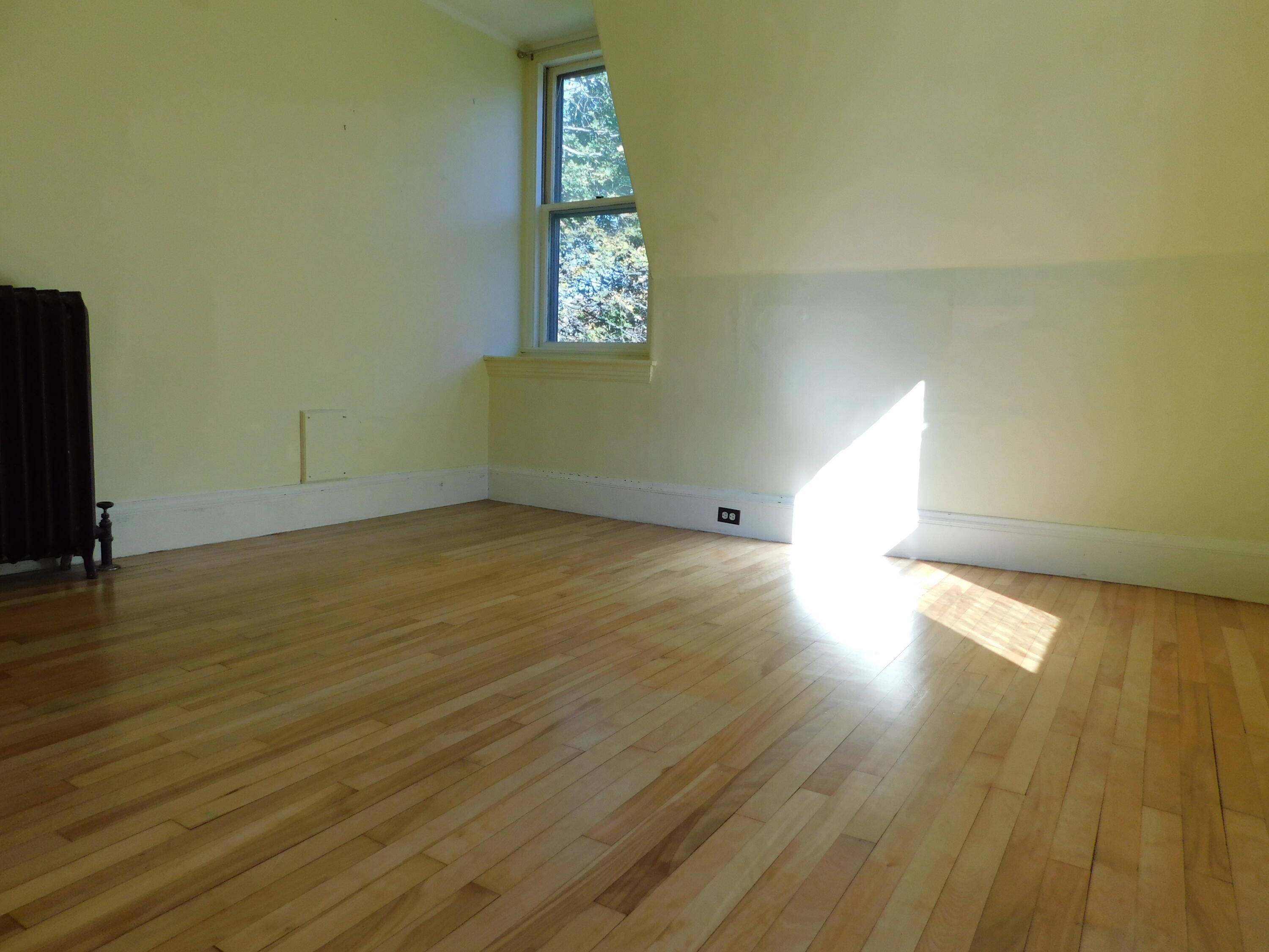 18 Monroe Street Auburn ME 04210