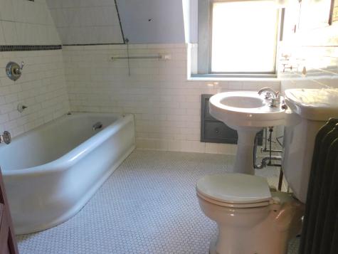 18 Monroe Street Auburn ME 04210