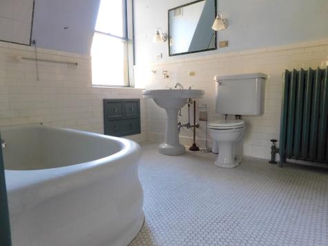 18 Monroe Street Auburn ME 04210