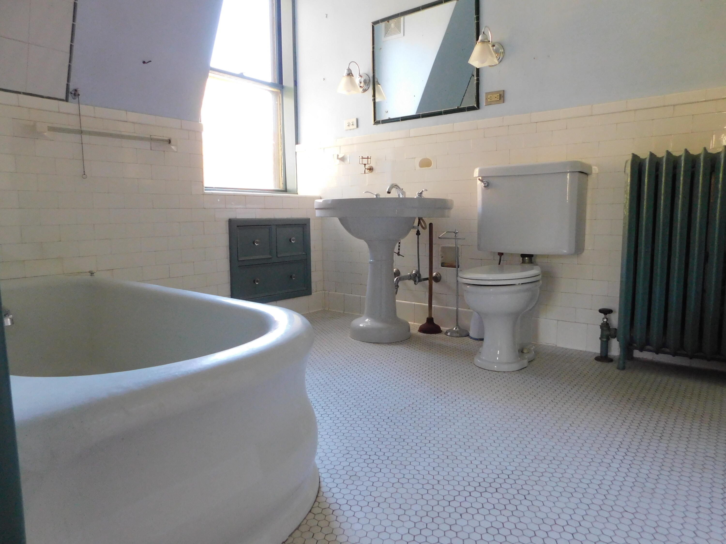 18 Monroe Street Auburn ME 04210