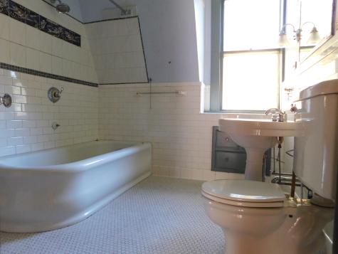 18 Monroe Street Auburn ME 04210