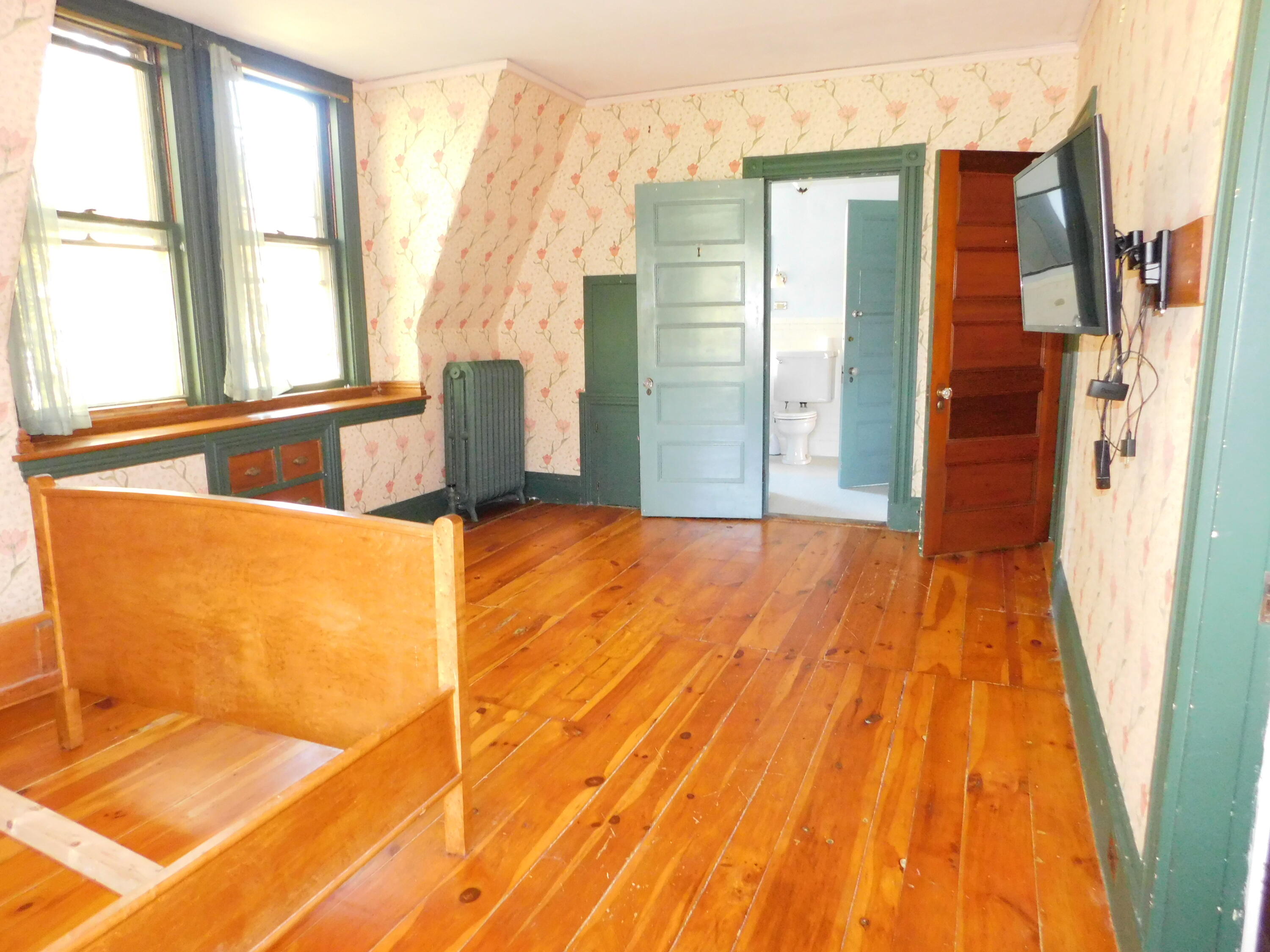 18 Monroe Street Auburn ME 04210