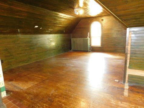 18 Monroe Street Auburn ME 04210