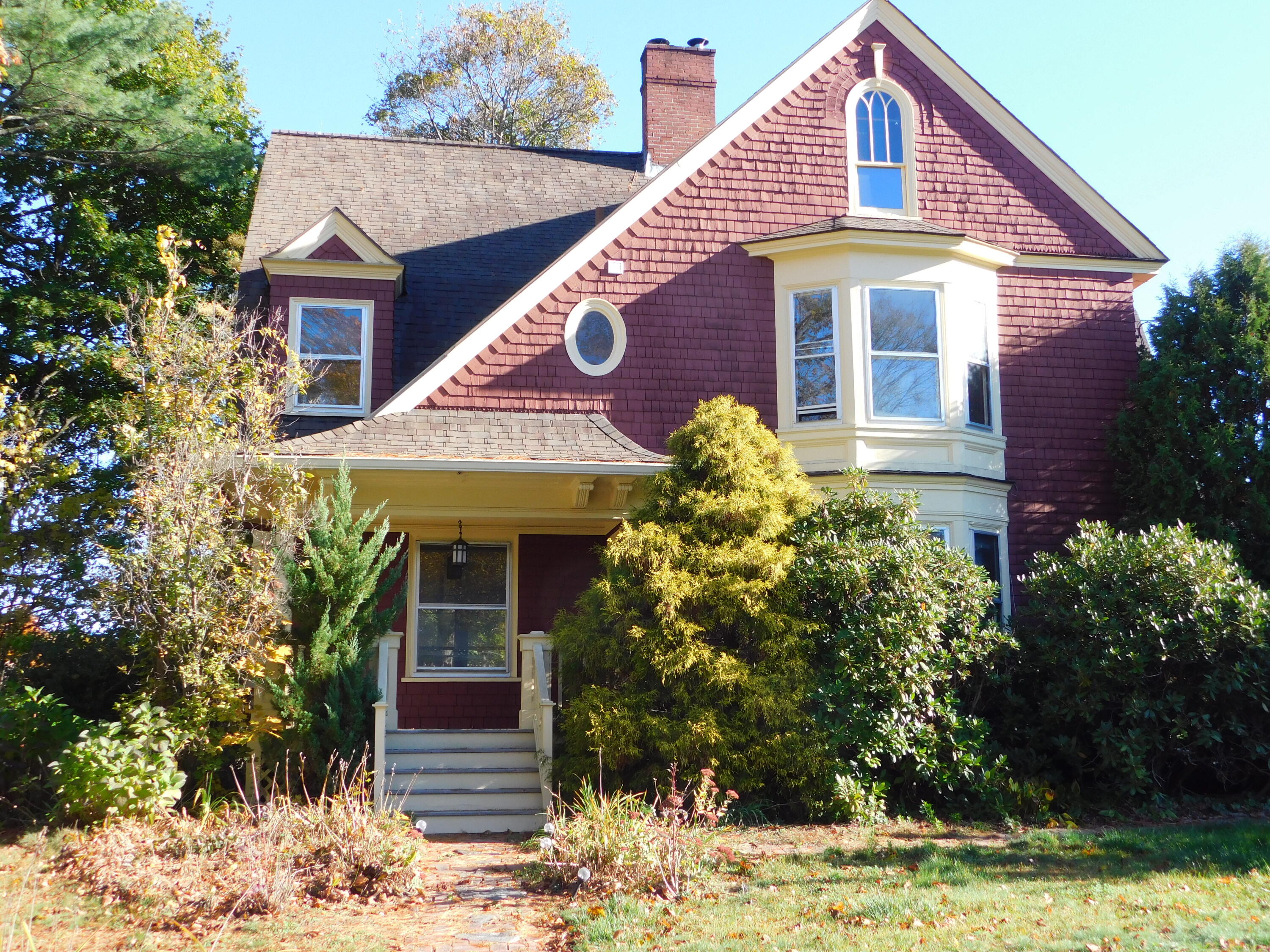 18 Monroe Street Auburn ME 04210