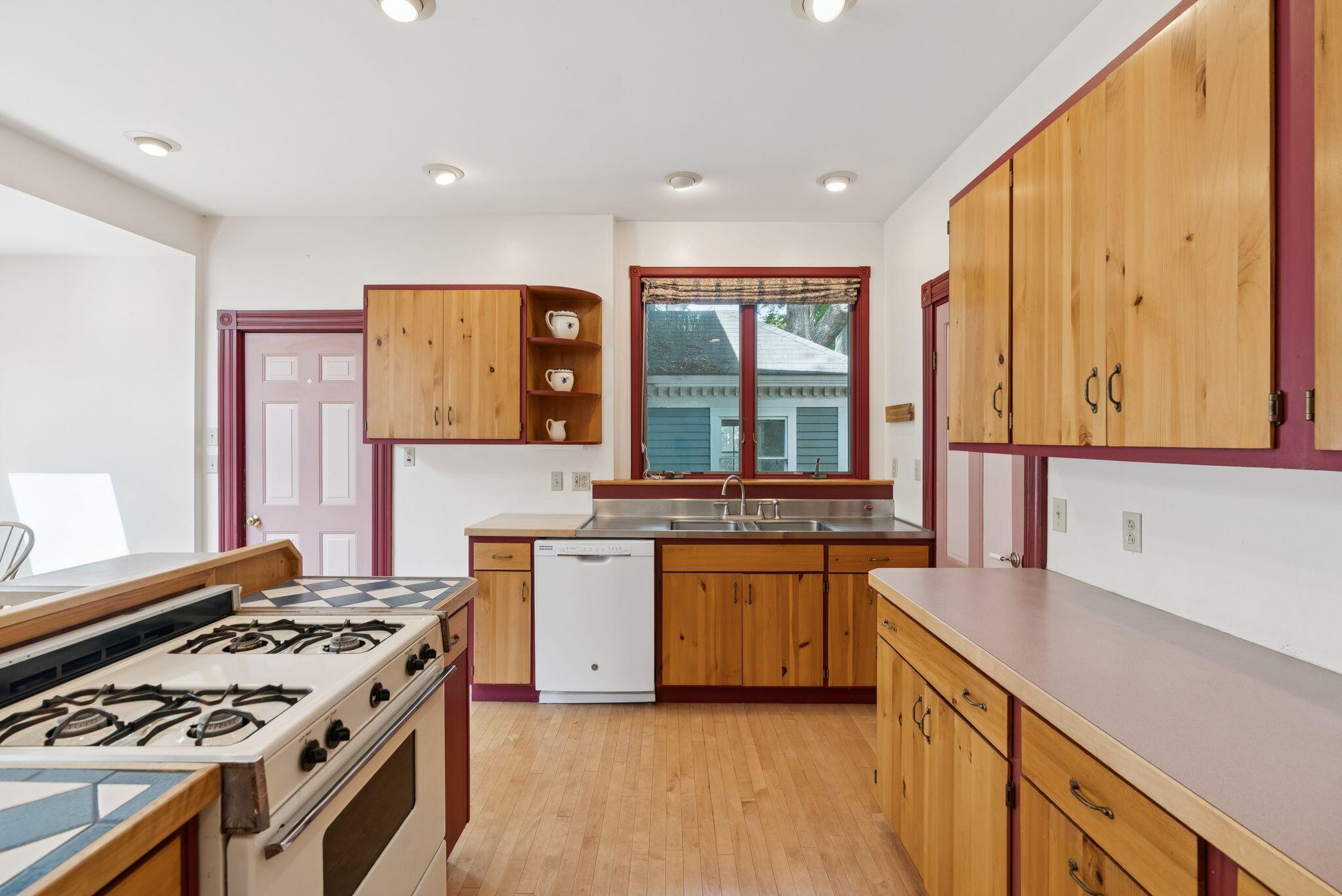 8 Mckeen Street Brunswick ME 04011