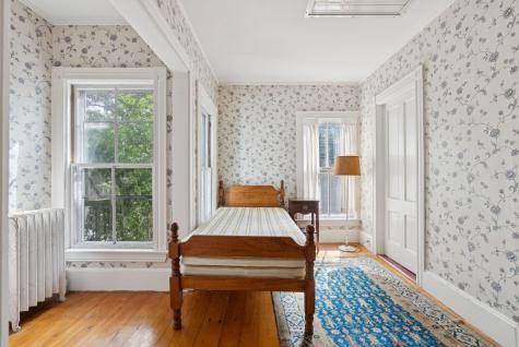 8 Mckeen Street Brunswick ME 04011