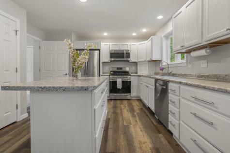 15 Shipbuilder Road Boothbay ME 04544