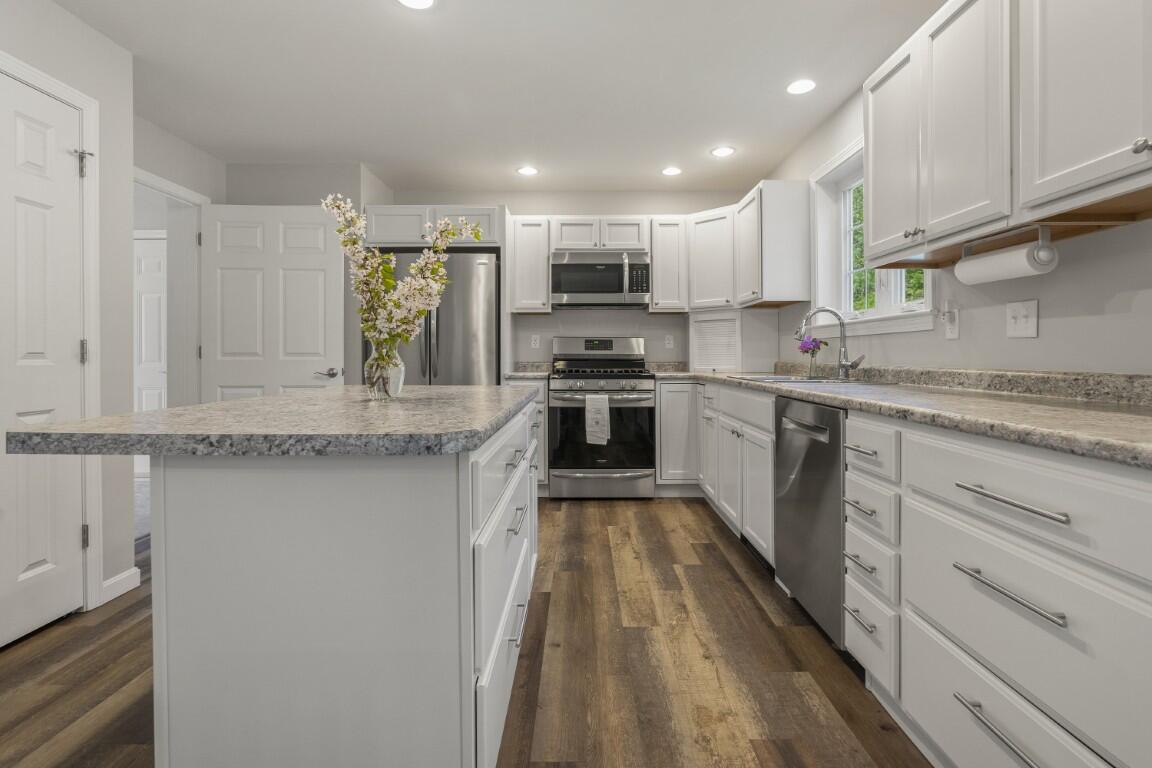 15 Shipbuilder Road Boothbay ME 04544