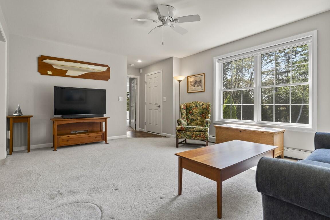 15 Shipbuilder Road Boothbay ME 04544
