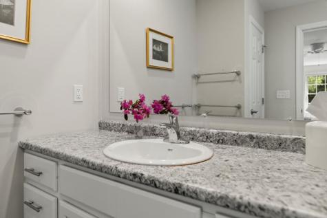 15 Shipbuilder Road Boothbay ME 04544