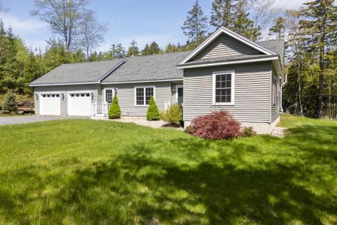 15 Shipbuilder Road Boothbay ME 04544