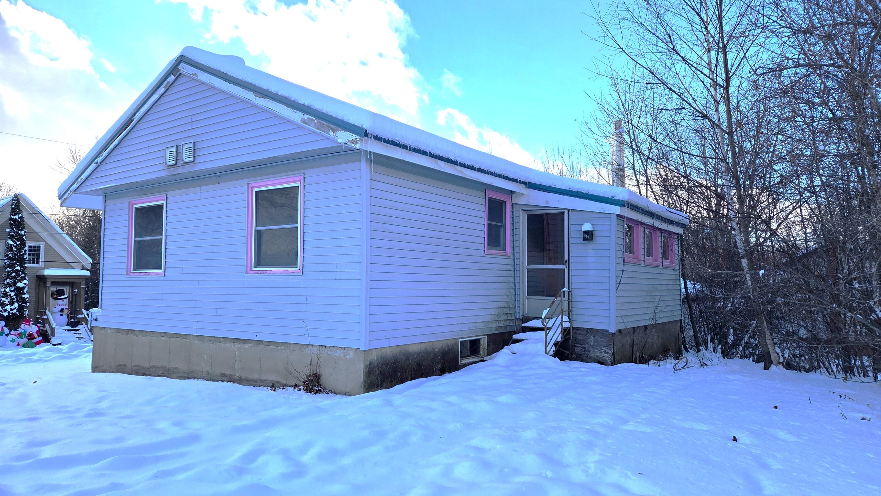 26 Garfield Street Calais ME 04619