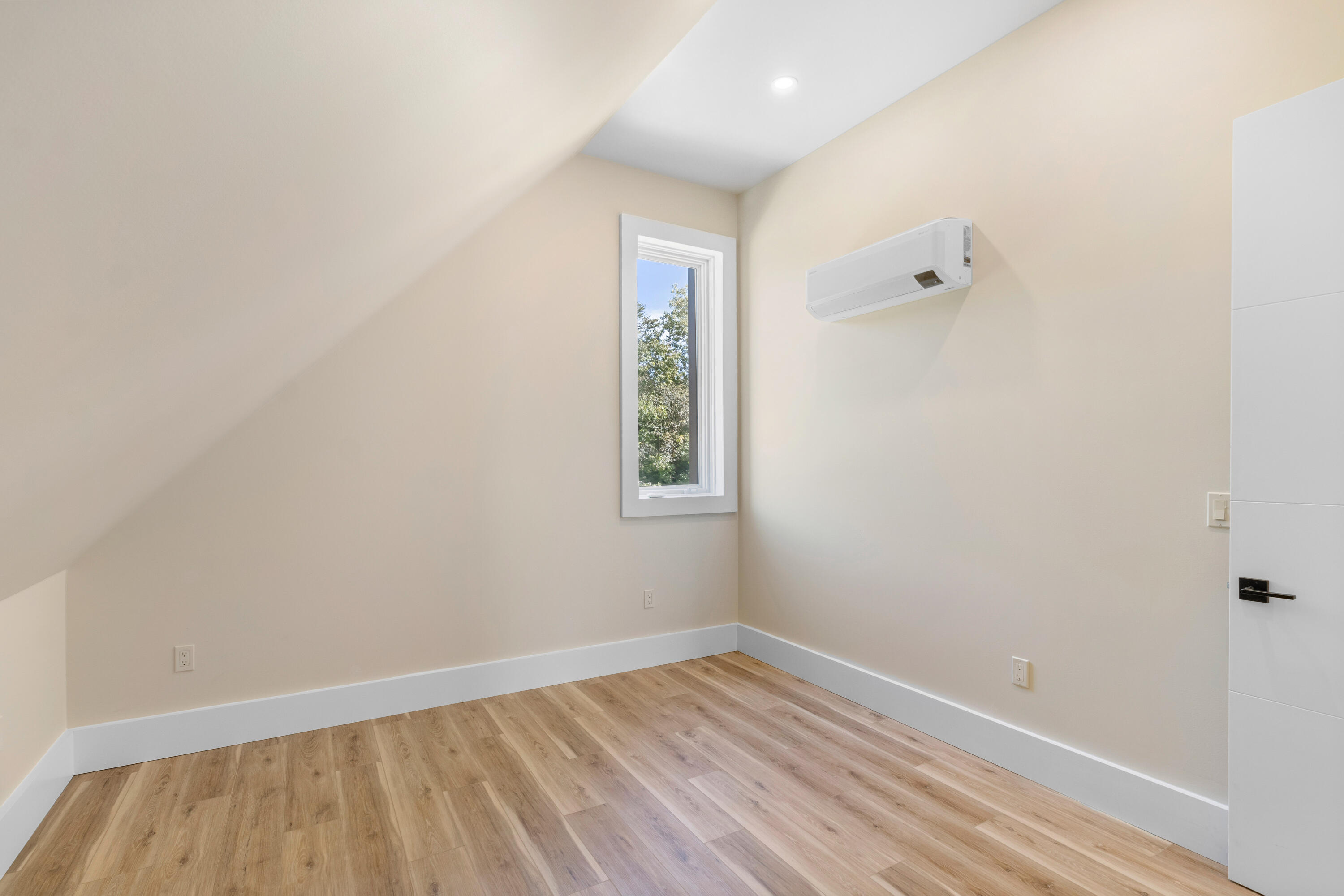 11 Iron Bluff Road Lincolnville ME 04849