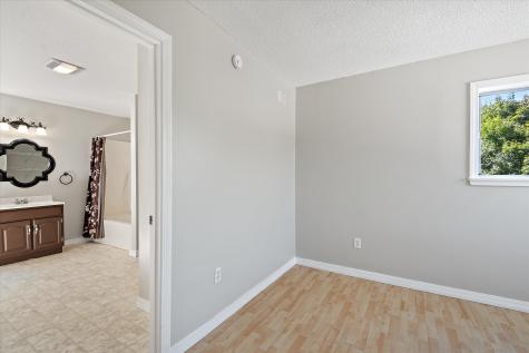 25 Main Road Road Eddington ME 04428