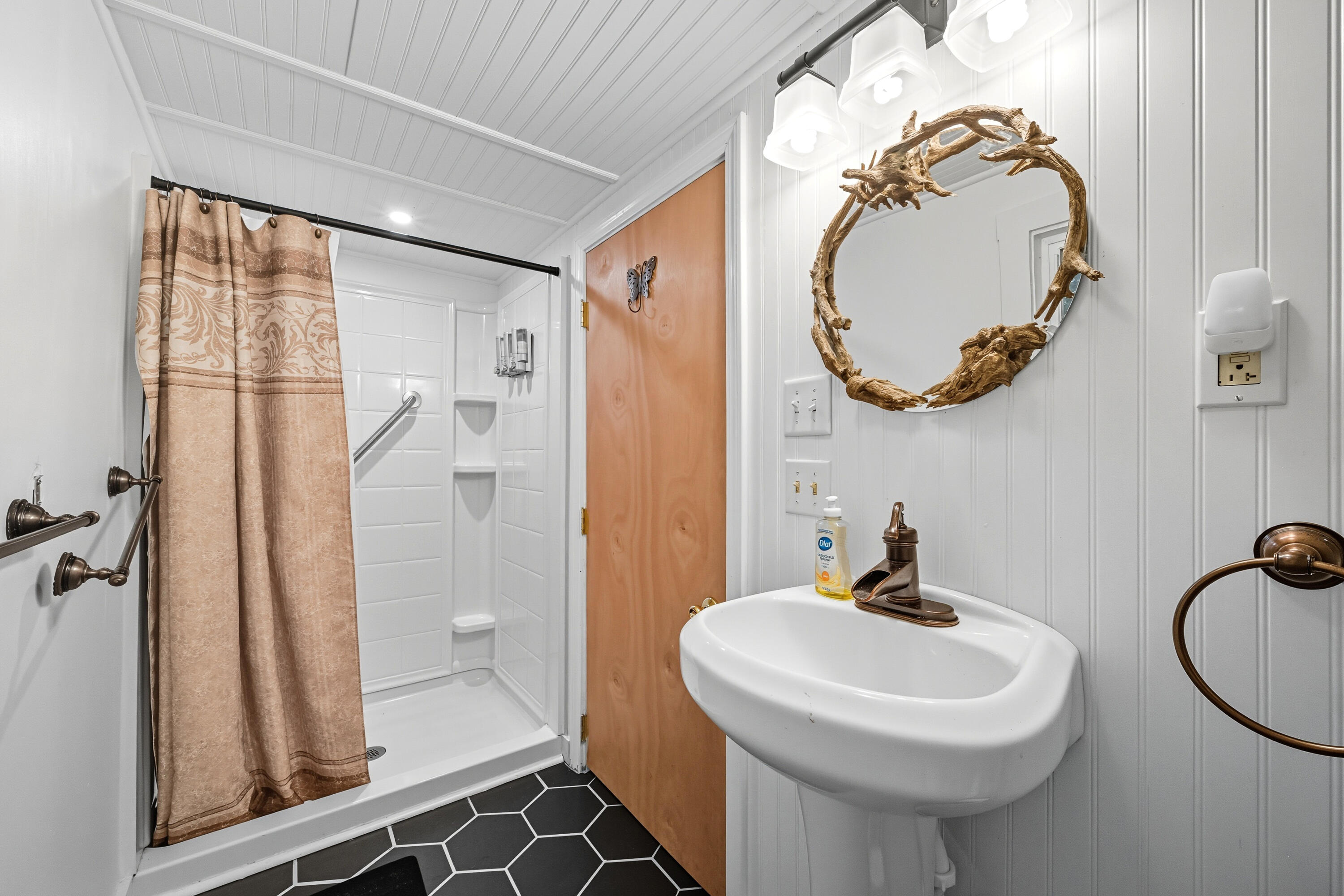 8 Jordan Lane West Gardiner ME 04345