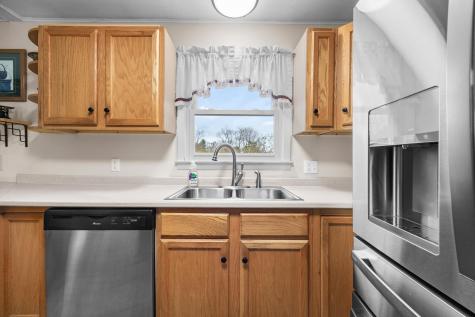 20 Thompson Road Veazie ME 04401