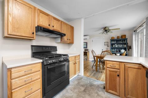 20 Thompson Road Veazie ME 04401