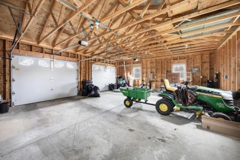 20 Thompson Road Veazie ME 04401