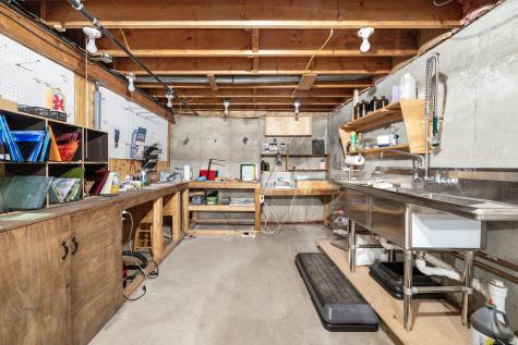 20 Thompson Road Veazie ME 04401