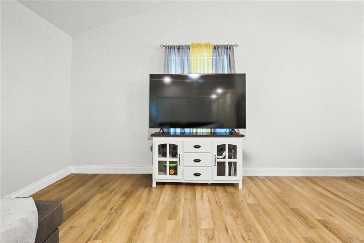 3 Ivy Circle Limerick ME 04048