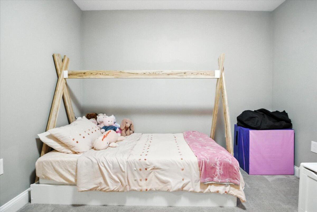 3 Ivy Circle Limerick ME 04048