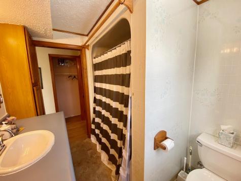 31 Androscoggin Avenue Lewiston ME 04240