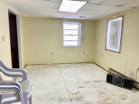 31 Androscoggin Avenue Lewiston ME 04240
