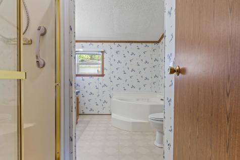 16 Larry Lane Brunswick ME 04011