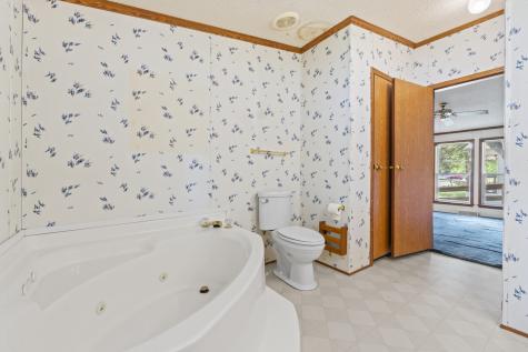 16 Larry Lane Brunswick ME 04011