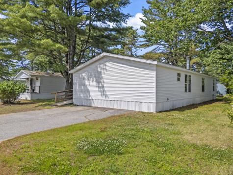 16 Larry Lane Brunswick ME 04011