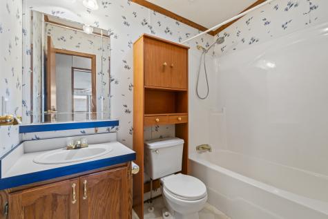 16 Larry Lane Brunswick ME 04011