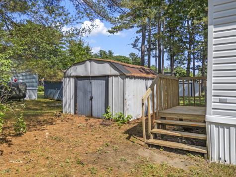 16 Larry Lane Brunswick ME 04011