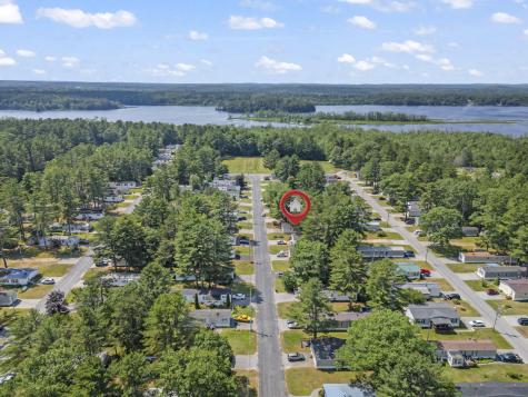 16 Larry Lane Brunswick ME 04011