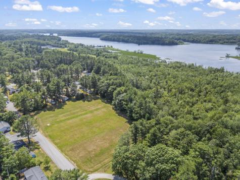 16 Larry Lane Brunswick ME 04011