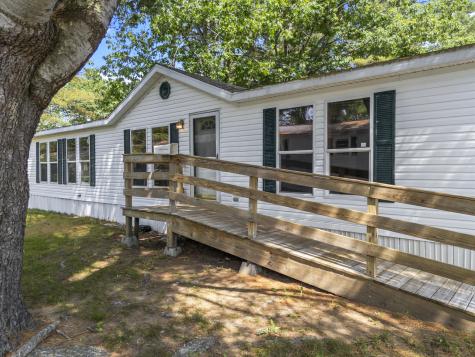 16 Larry Lane Brunswick ME 04011