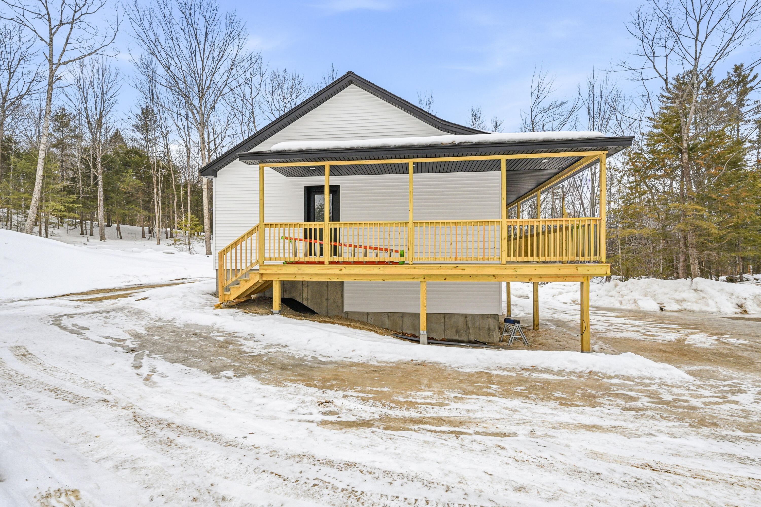 102 Noble Road Oxford ME 04270