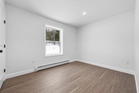 102 Noble Road Oxford ME 04270