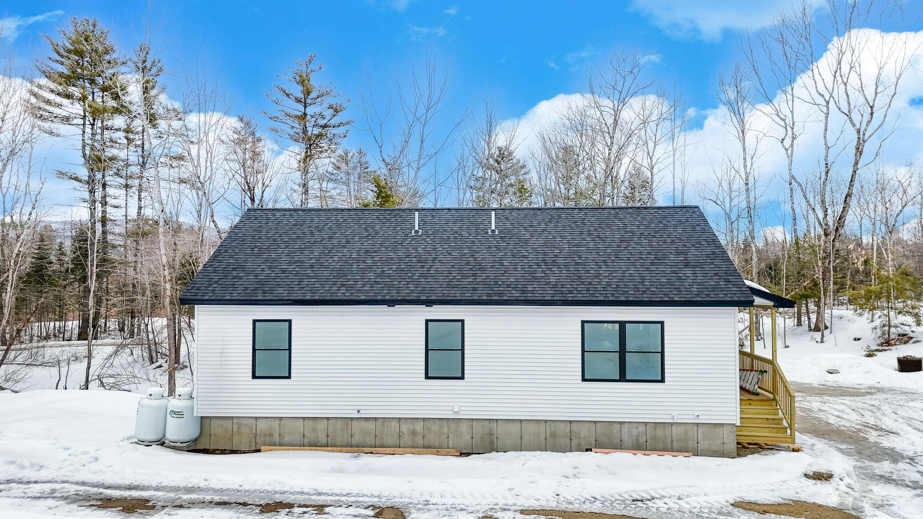 102 Noble Road Oxford ME 04270