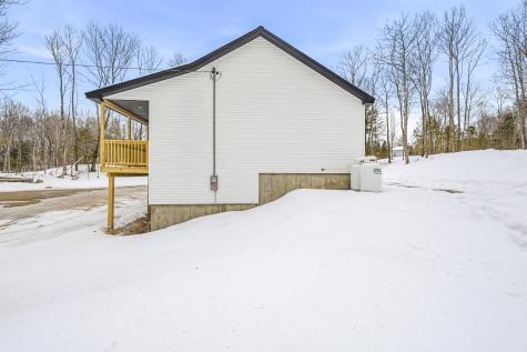 102 Noble Road Oxford ME 04270
