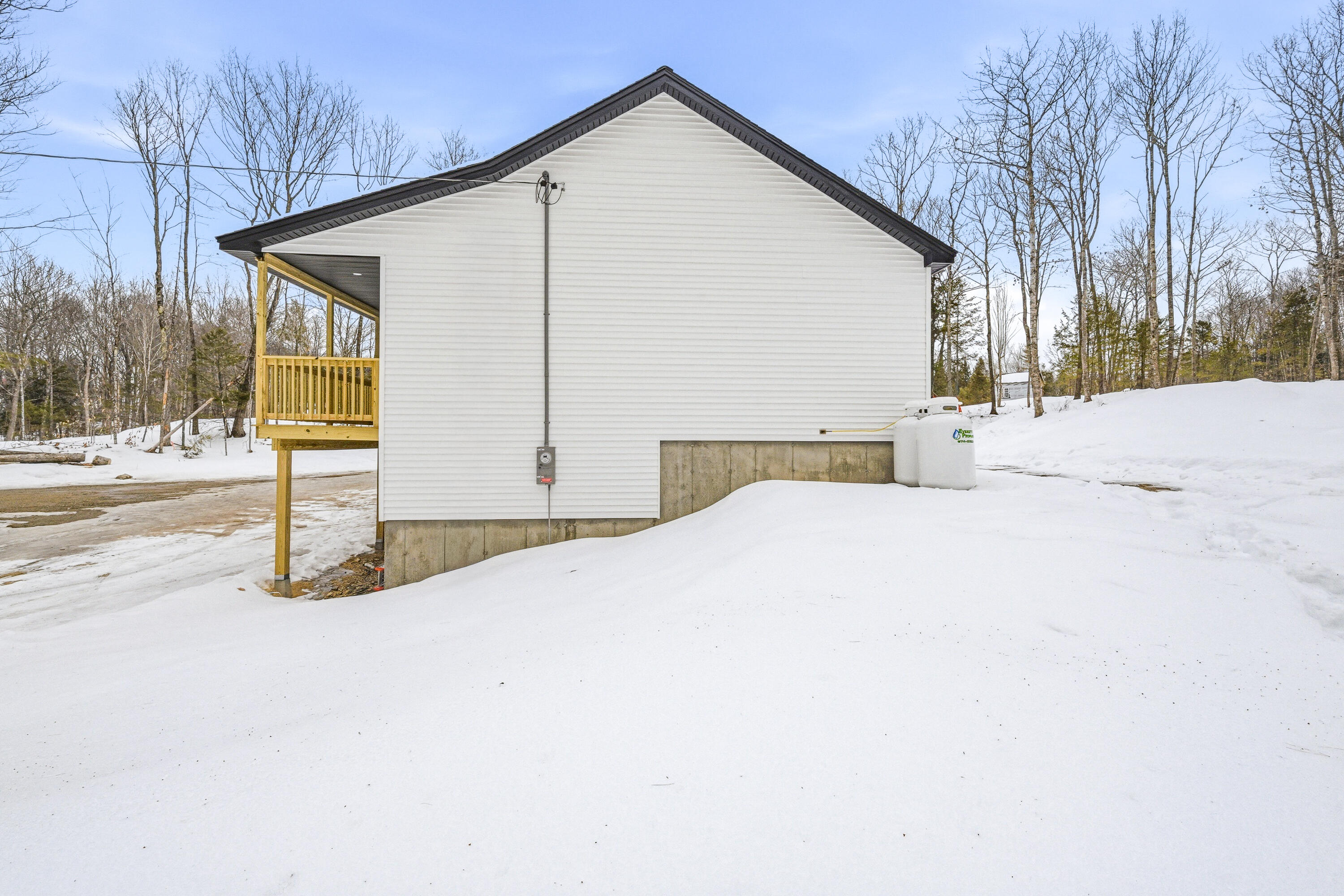 102 Noble Road Oxford ME 04270