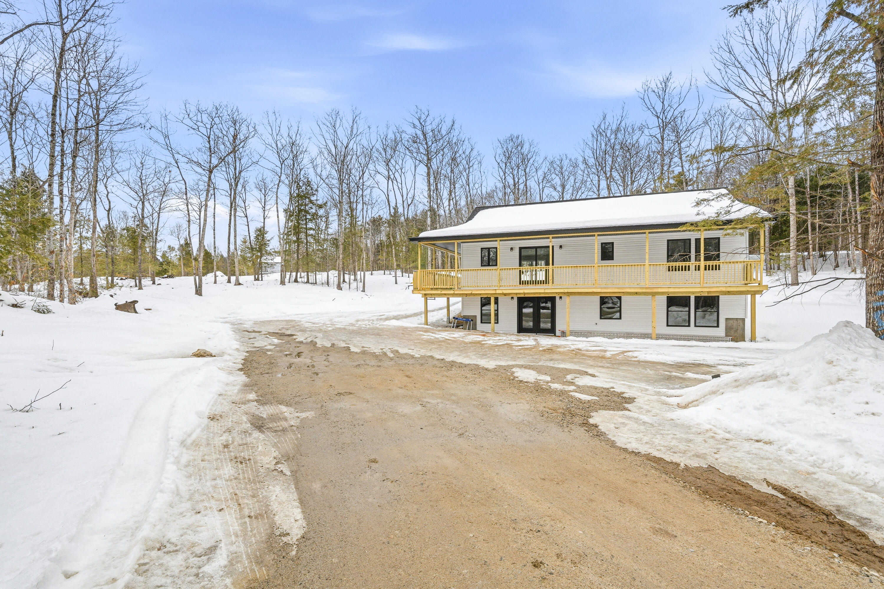 102 Noble Road Oxford ME 04270