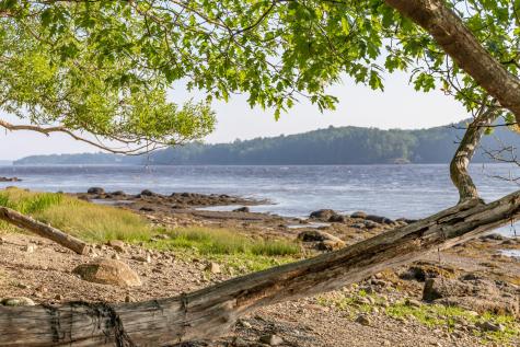 11 Woodbury Way Verona Island ME 04416