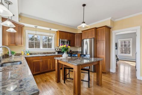 12 Cleaves Farm Road Falmouth ME 04105