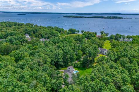 147 Foreside Road Falmouth ME 04105